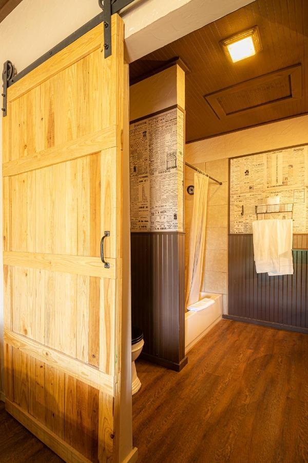 -Pet Friendly- Miners Cabin #6 - King Bed With Private Balcony Tombstone Ngoại thất bức ảnh